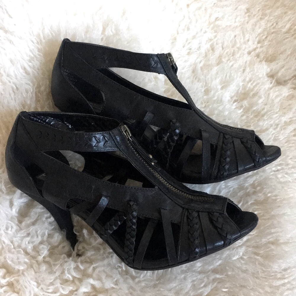 Steven by Steve Madden leather zip-top heels 8.5